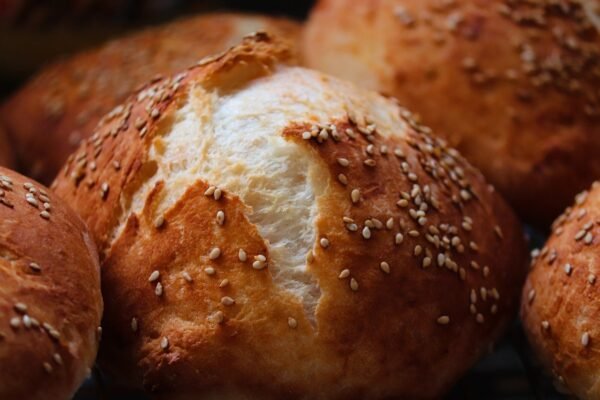 bun, sesame, baked goods-8447394.jpg